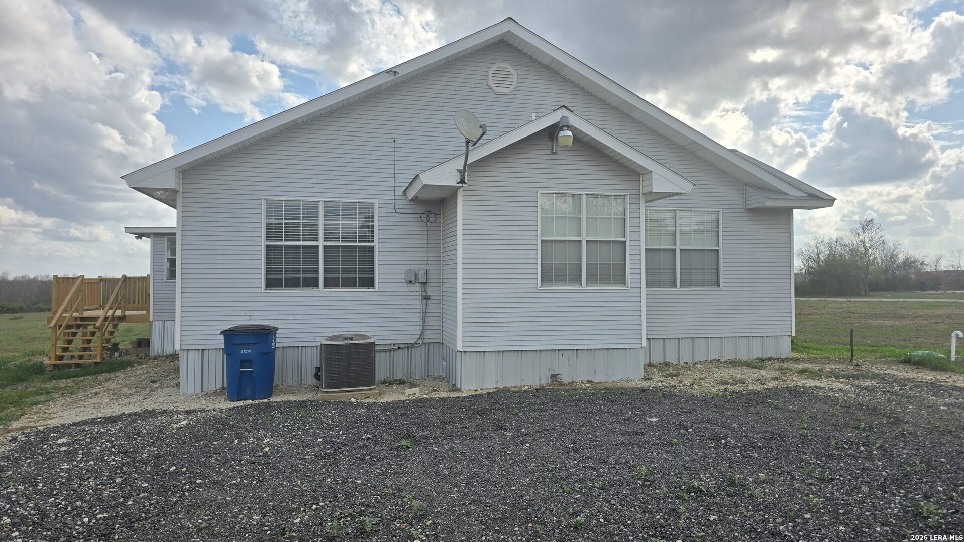 501 S Parker Nixon TX 78140