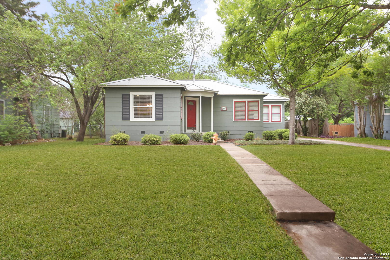 207 Chevy Chase Drive San Antonio TX 78209