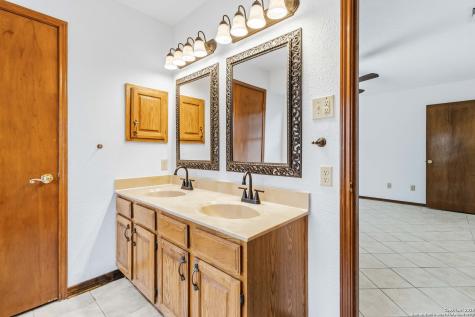 14658 Highland Ridge San Antonio TX 78233