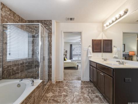 27015 N Oleander Chase Boerne TX 78015