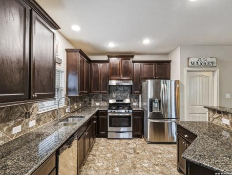 27015 N Oleander Chase Boerne TX 78015