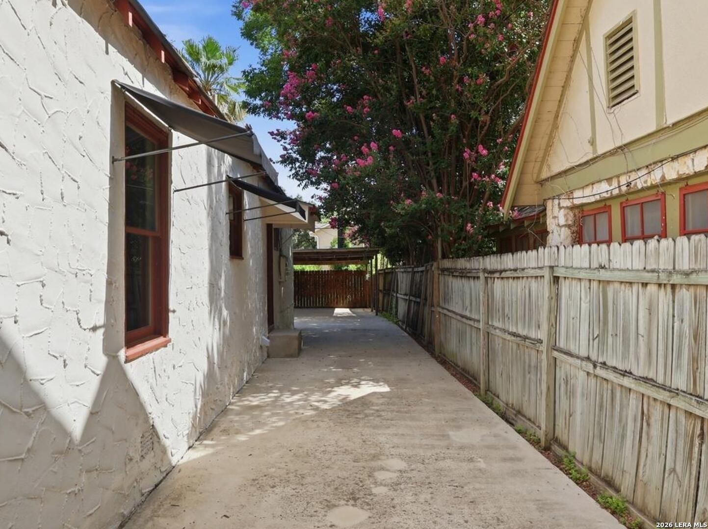 218 North Drive San Antonio TX 78201