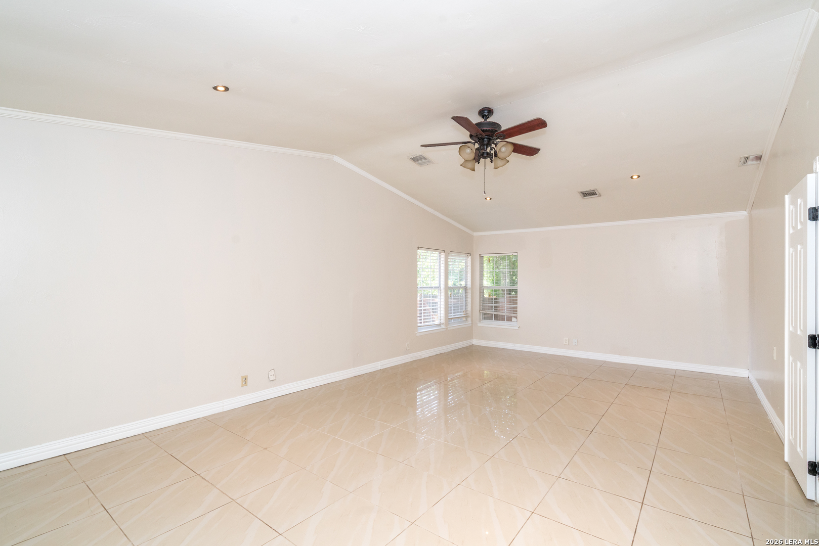 10341 Country Bluff San Antonio TX 78258