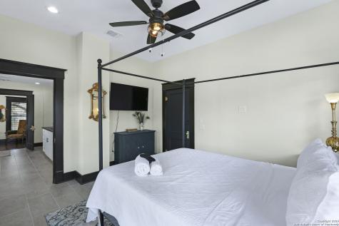 223 E Craig Place San Antonio TX 78212
