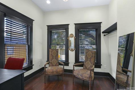 223 E Craig Place San Antonio TX 78212