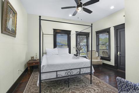 223 E Craig Place San Antonio TX 78212