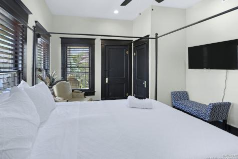 223 E Craig Place San Antonio TX 78212
