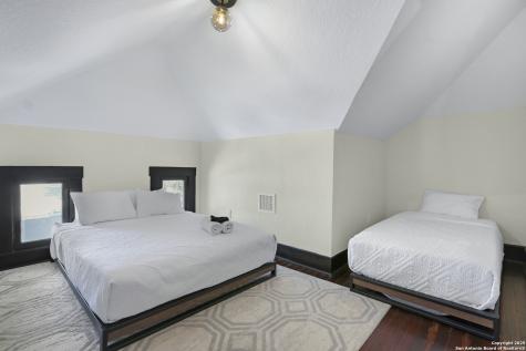 223 E Craig Place San Antonio TX 78212