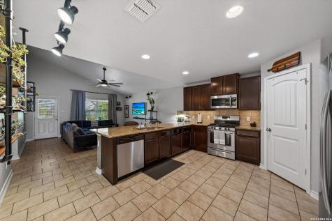 5514 Toledo Farm San Antonio TX 78222