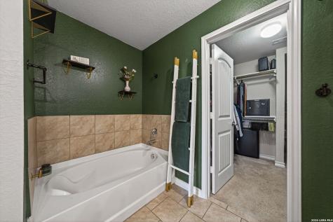 5514 Toledo Farm San Antonio TX 78222