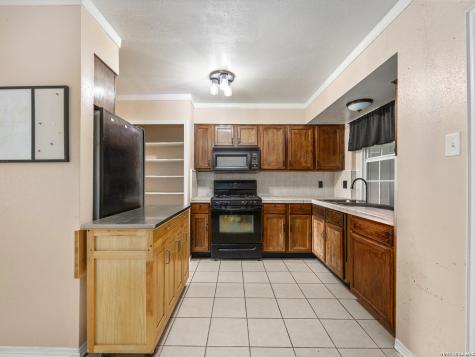 7514 Sage Oak Street Live Oak TX 78233