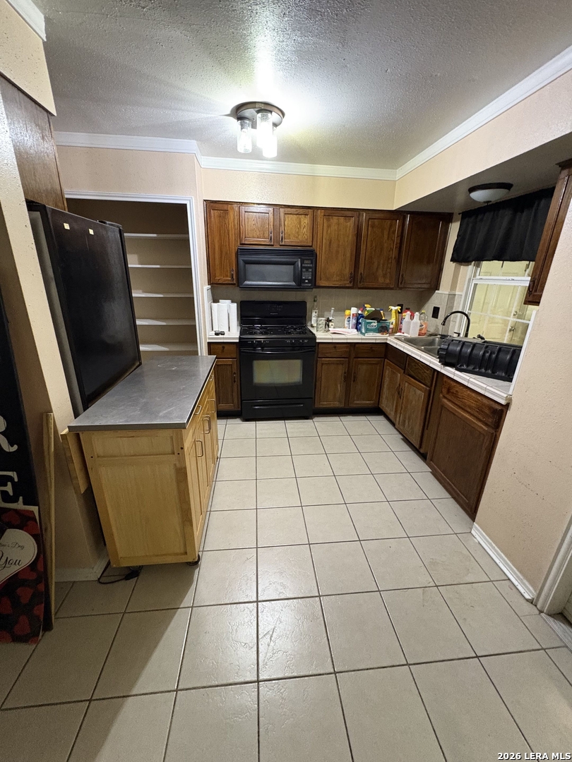 7514 Sage Oak Street Live Oak TX 78233