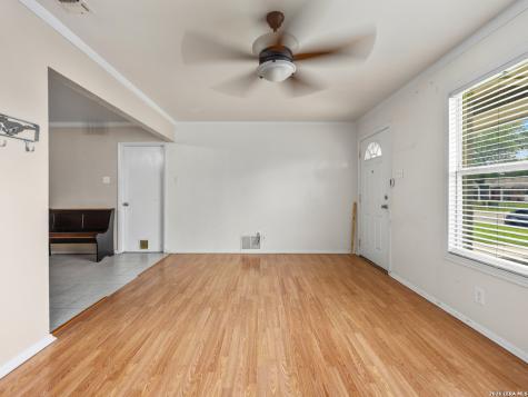 7514 Sage Oak Street Live Oak TX 78233