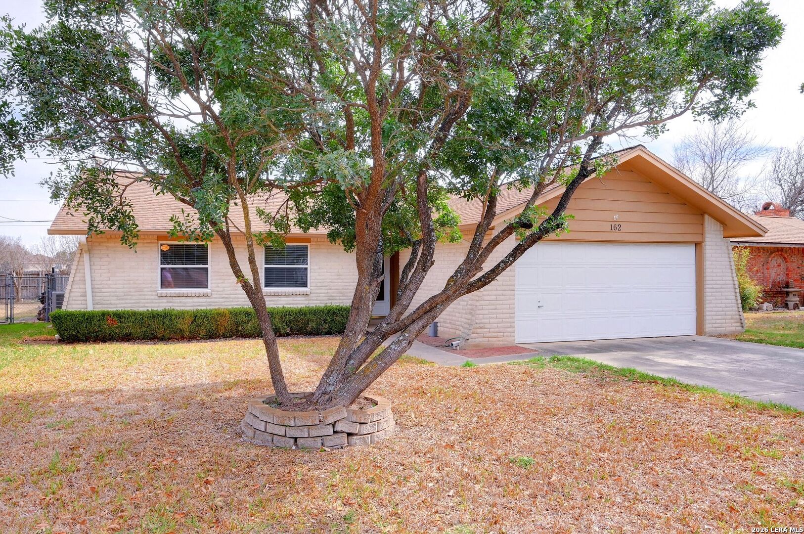 162 Oakside Universal City TX 78148
