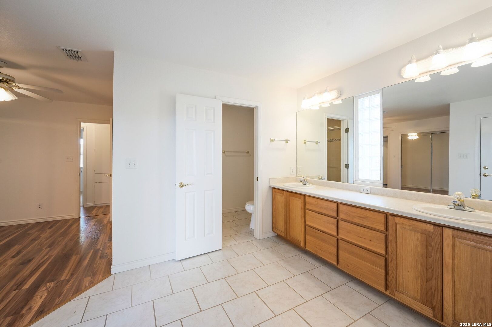 162 Oakside Universal City TX 78148