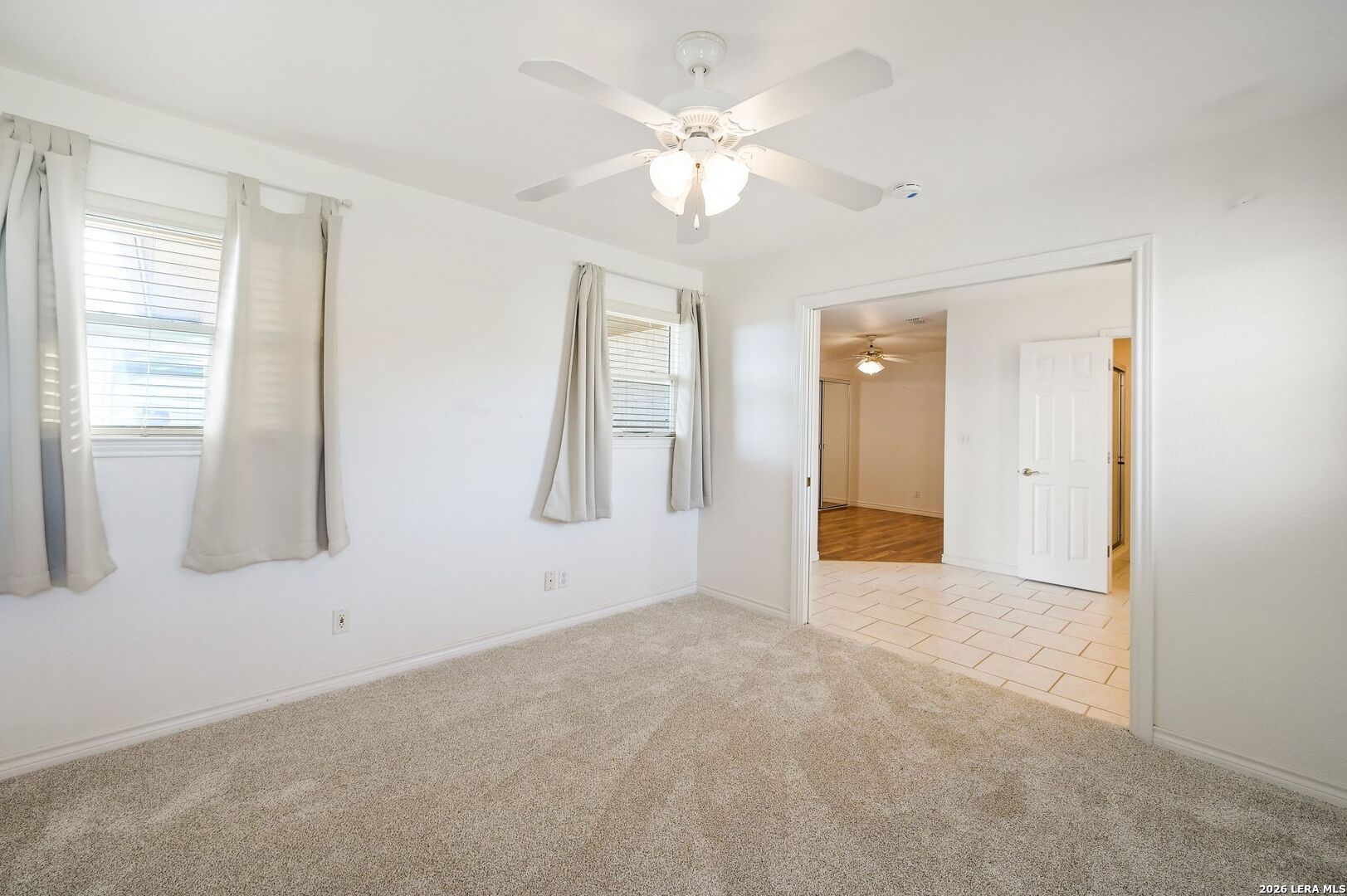 162 Oakside Universal City TX 78148