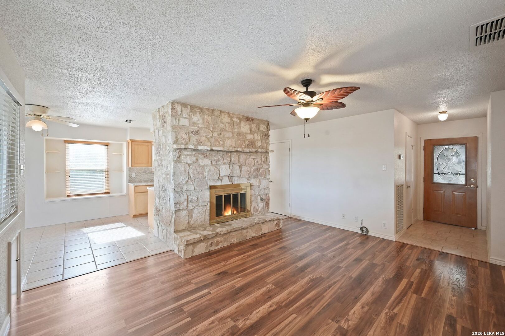162 Oakside Universal City TX 78148