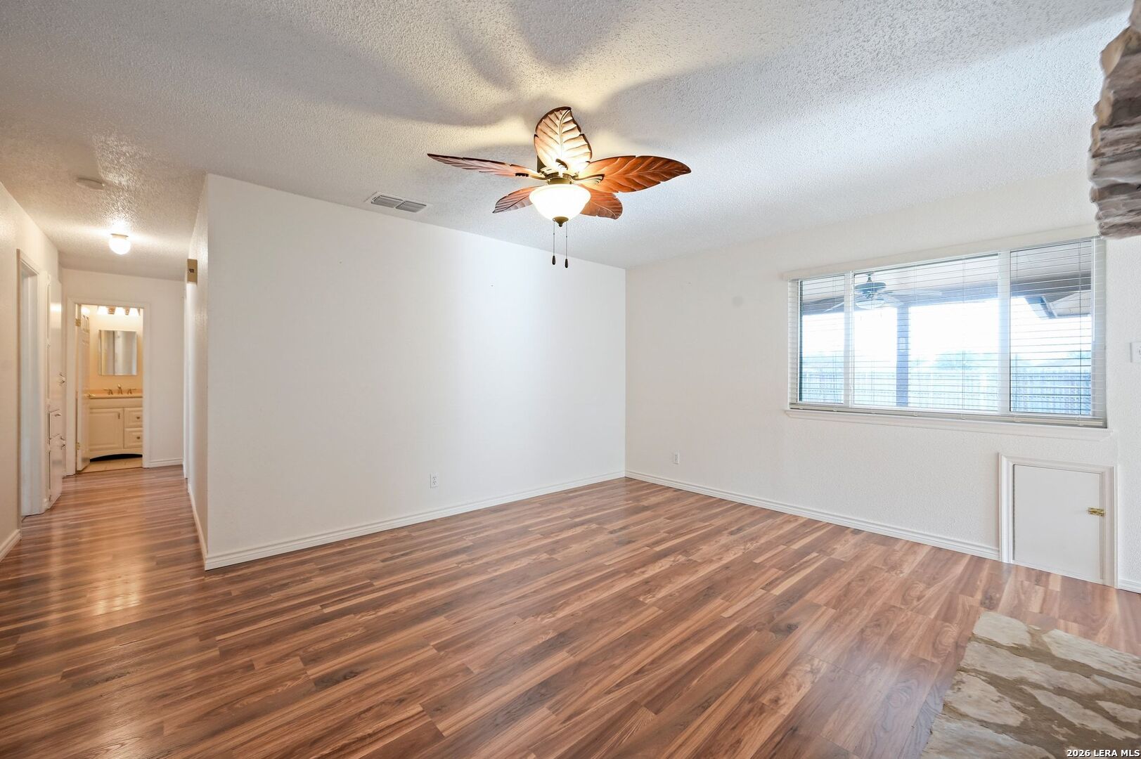 162 Oakside Universal City TX 78148