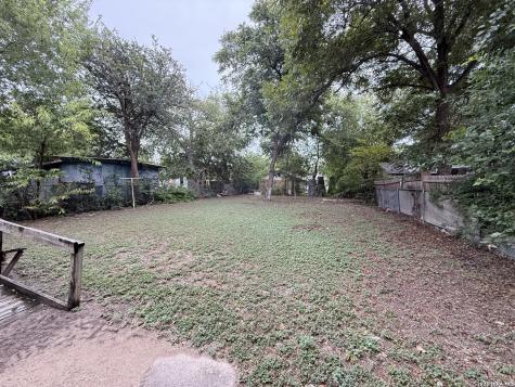 458 E Young San Antonio TX 78214