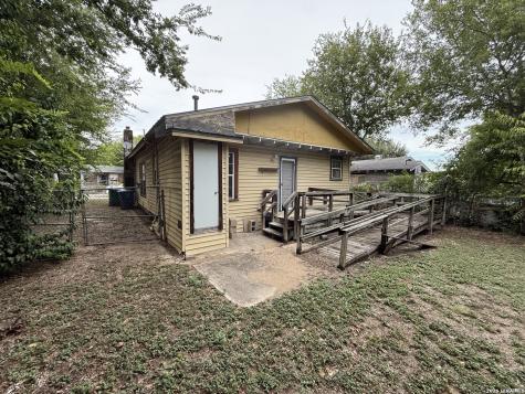 458 E Young San Antonio TX 78214