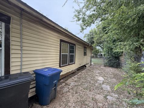 458 E Young San Antonio TX 78214