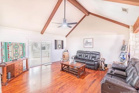 461 Fm 3432 La Vernia TX 78121