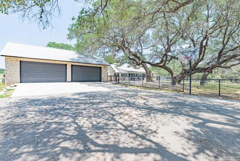 461 Fm 3432 La Vernia TX 78121
