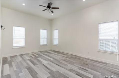 1811 Barrett Palms San Antonio TX 78224