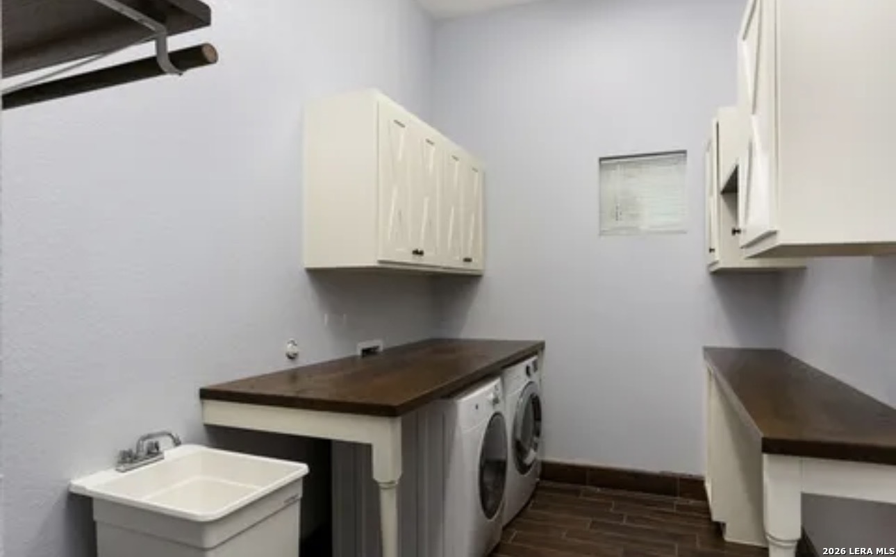 1811 Barrett Palms San Antonio TX 78224