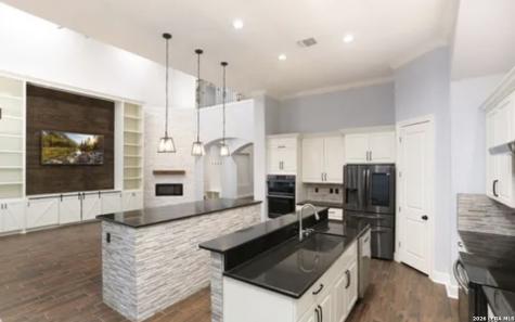 1811 Barrett Palms San Antonio TX 78224