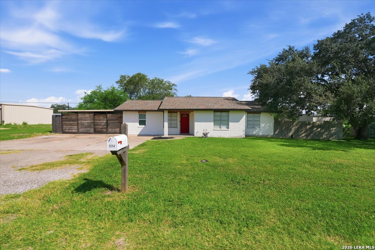 1314 Mark Street George West TX 78022