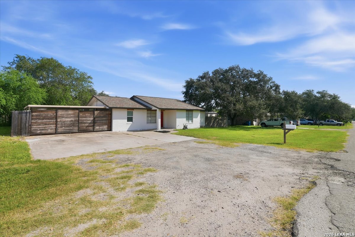1314 Mark Street George West TX 78022