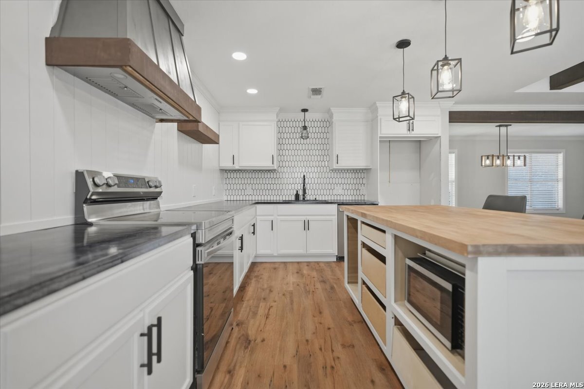 1314 Mark Street George West TX 78022