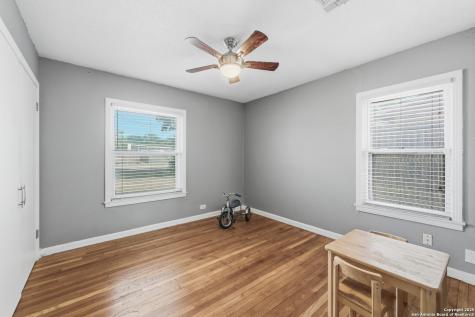 118 Raleigh Place San Antonio TX 78201
