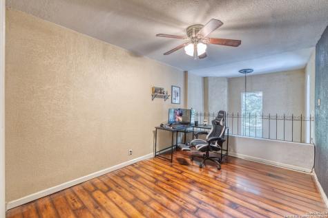 155 Avenida Juarez Brackettville TX 78832