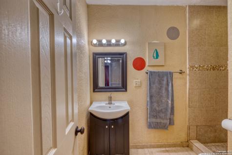 155 Avenida Juarez Brackettville TX 78832