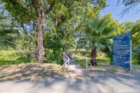 155 Avenida Juarez Brackettville TX 78832