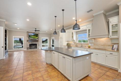 29755 No Le Hace Fair Oaks Ranch TX 78015