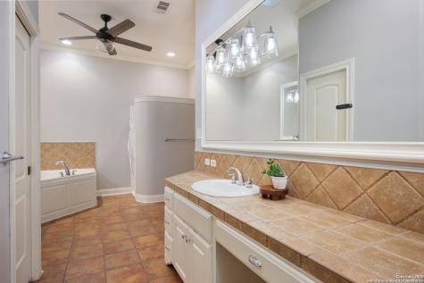29755 No Le Hace Fair Oaks Ranch TX 78015