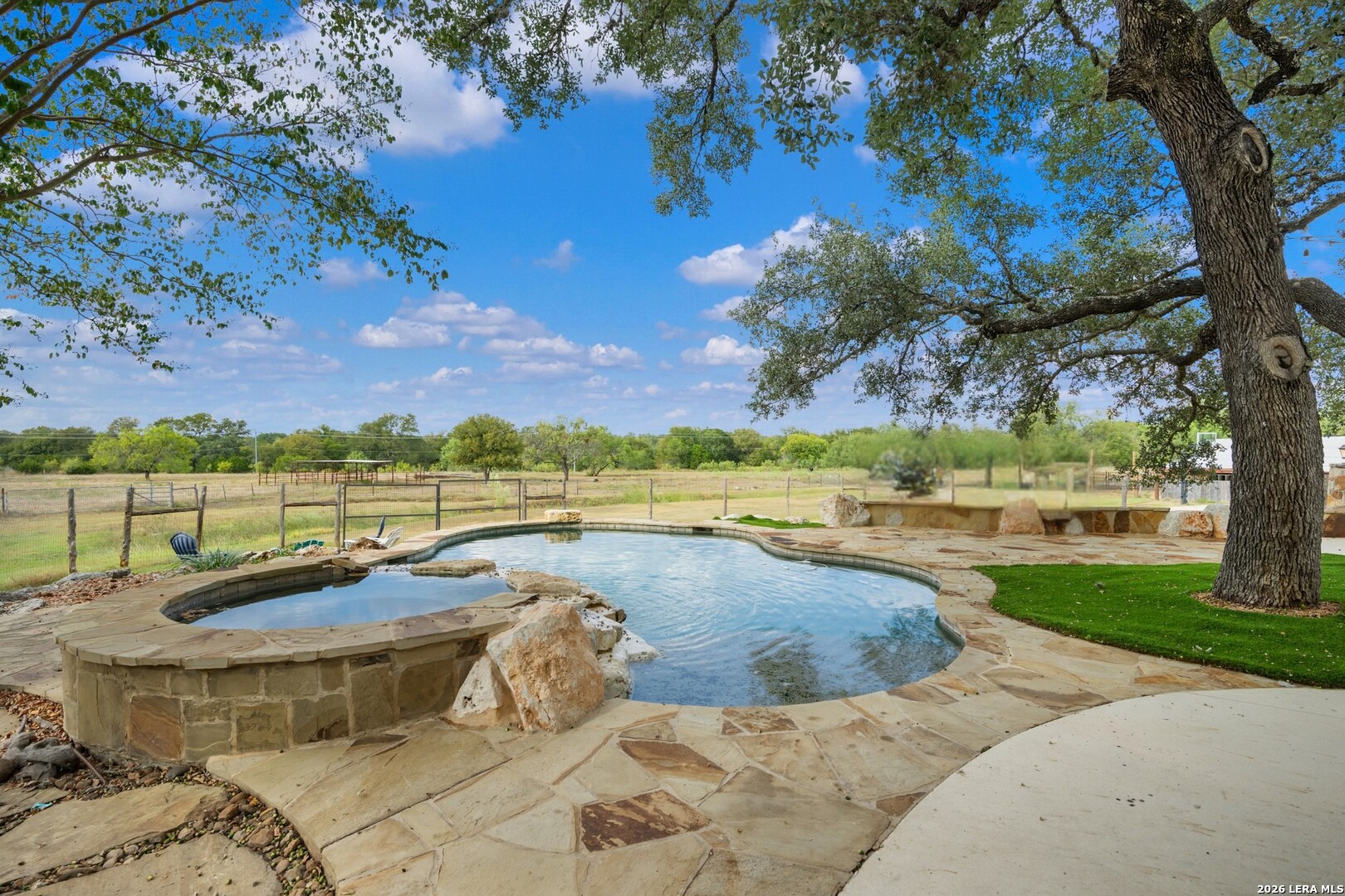 29755 No Le Hace Fair Oaks Ranch TX 78015