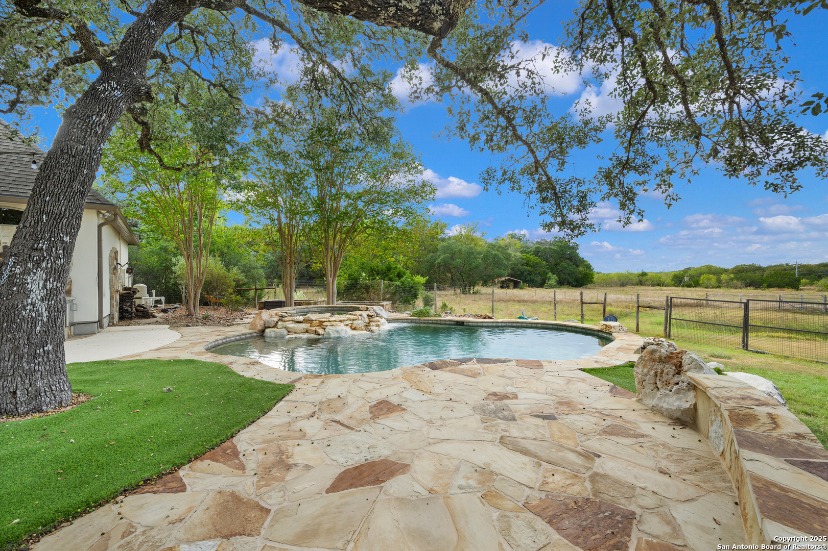 29755 No Le Hace Fair Oaks Ranch TX 78015