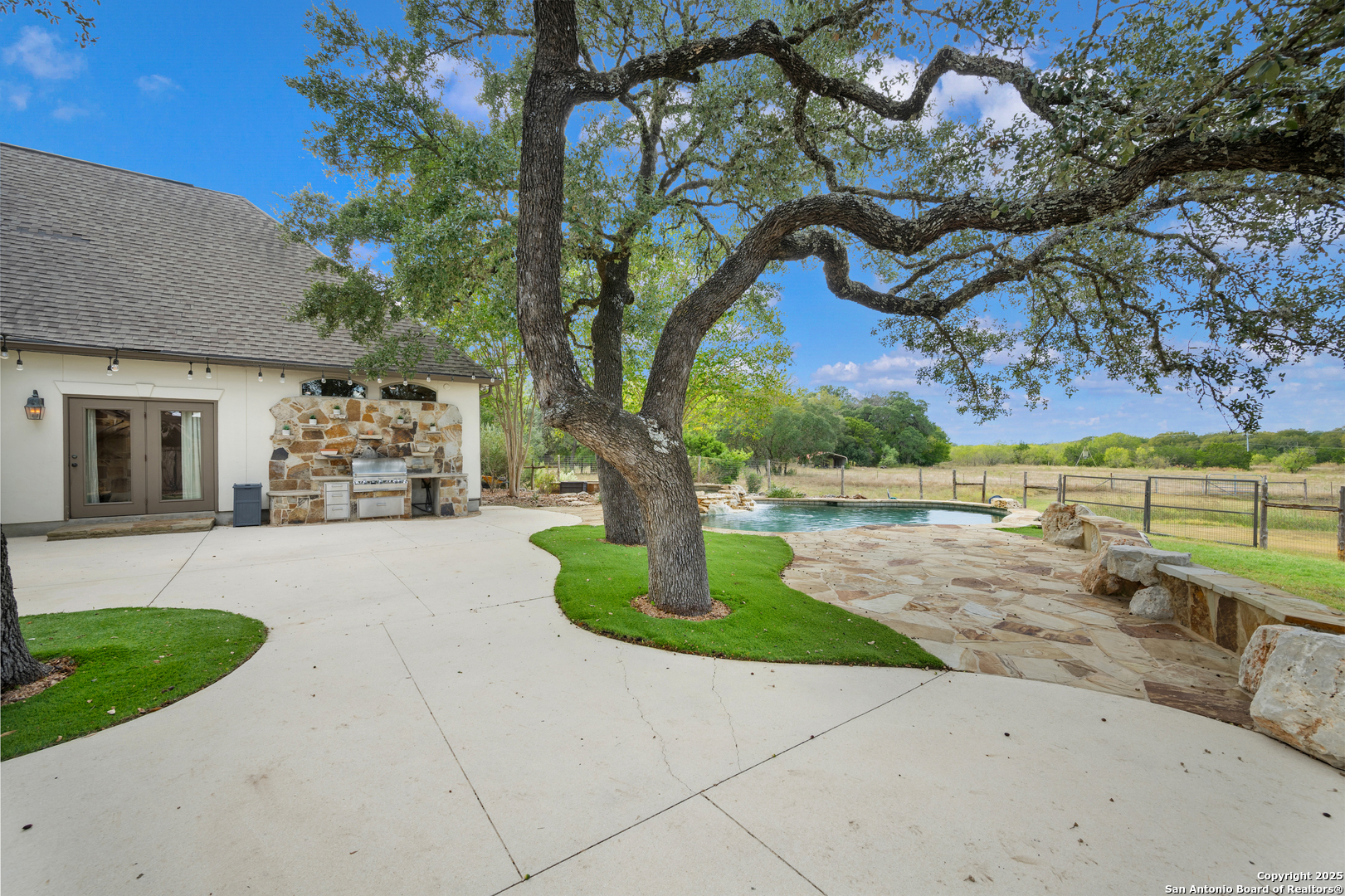 29755 No Le Hace Fair Oaks Ranch TX 78015