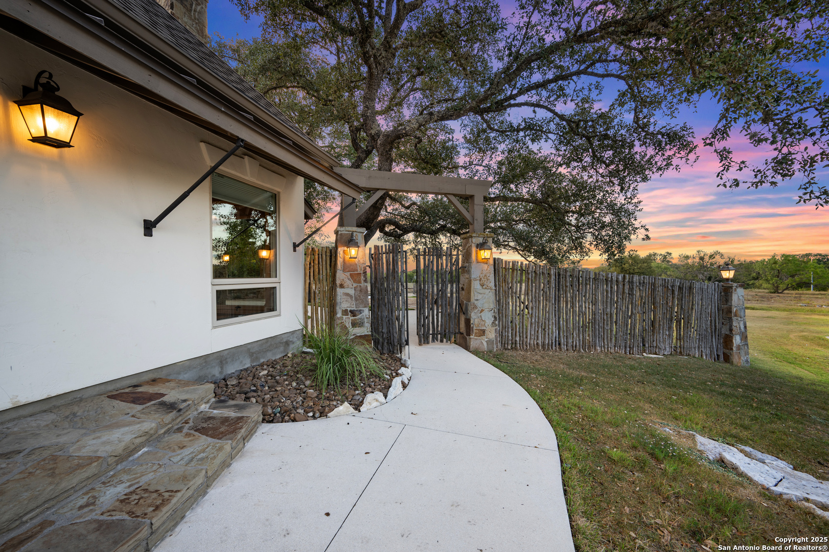 29755 No Le Hace Fair Oaks Ranch TX 78015