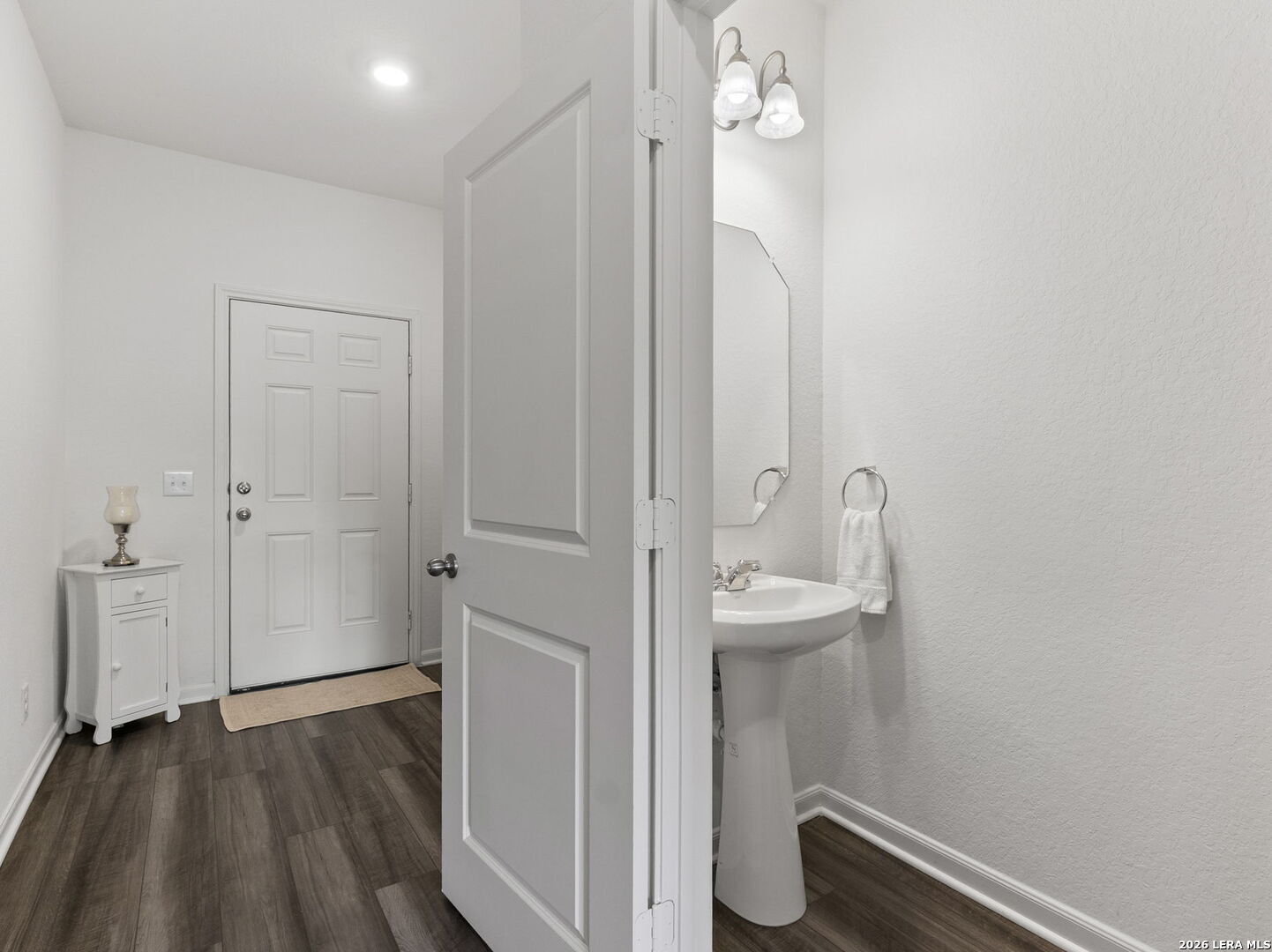 4905 Hallies Garden St Hedwig TX 78152