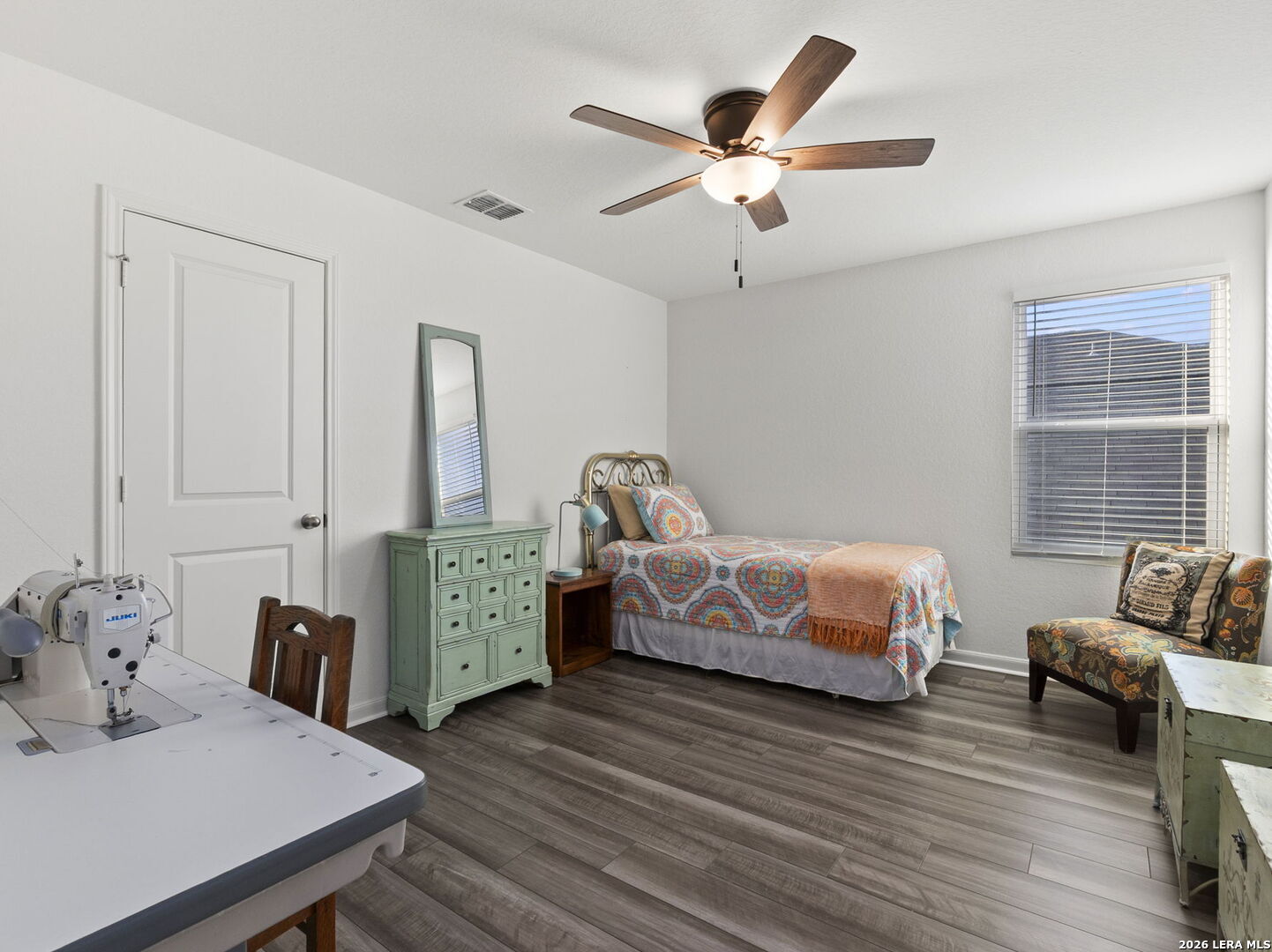 4905 Hallies Garden St Hedwig TX 78152