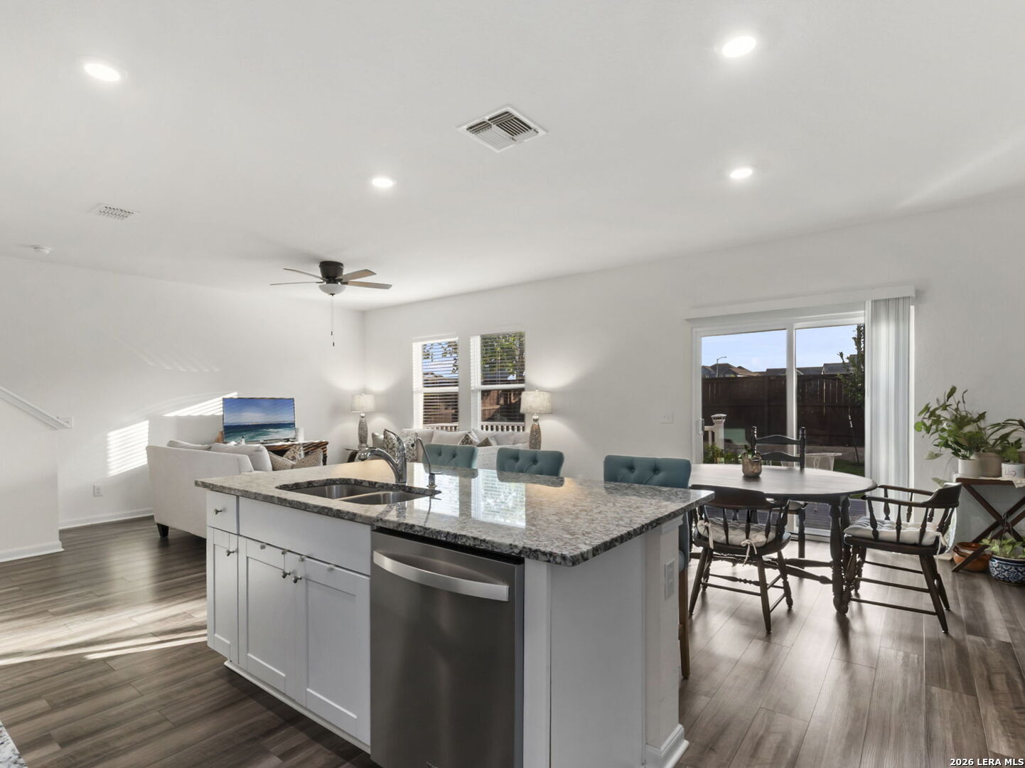 4905 Hallies Garden St Hedwig TX 78152