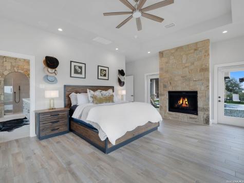 298 Table Rock Helotes TX 78023
