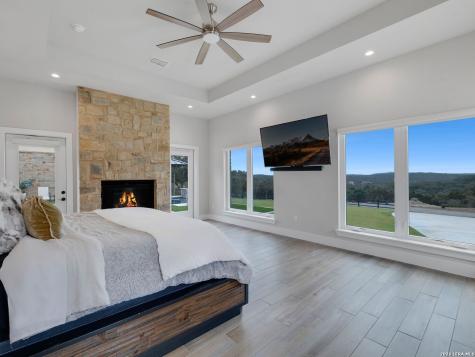298 Table Rock Helotes TX 78023