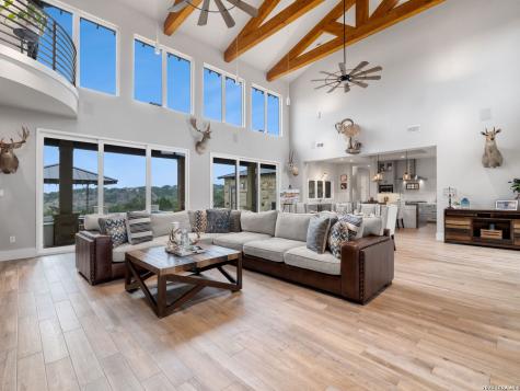 298 Table Rock Helotes TX 78023