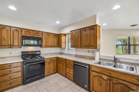 900 Boenig Street Seguin TX 78155